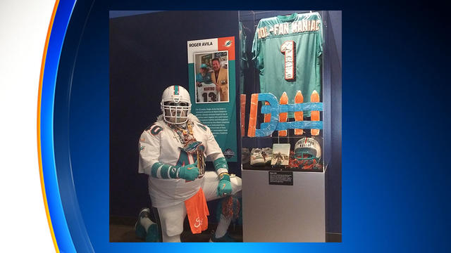 Miami Dolphins Super Fan 'Dolfan Maniac' Inducted Into Inaugural Ford 'Hall  Of Fans' - CBS Miami