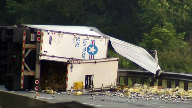 tractor-trailer-twisted-tea-spill.jpg 