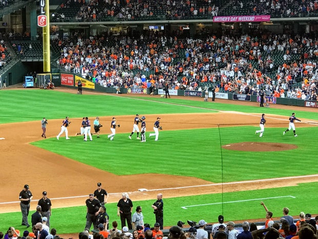 Astros win at Minute Maid Park