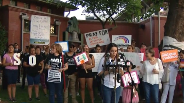 Pilsen_El_Paso_Vigil_0807.jpg 