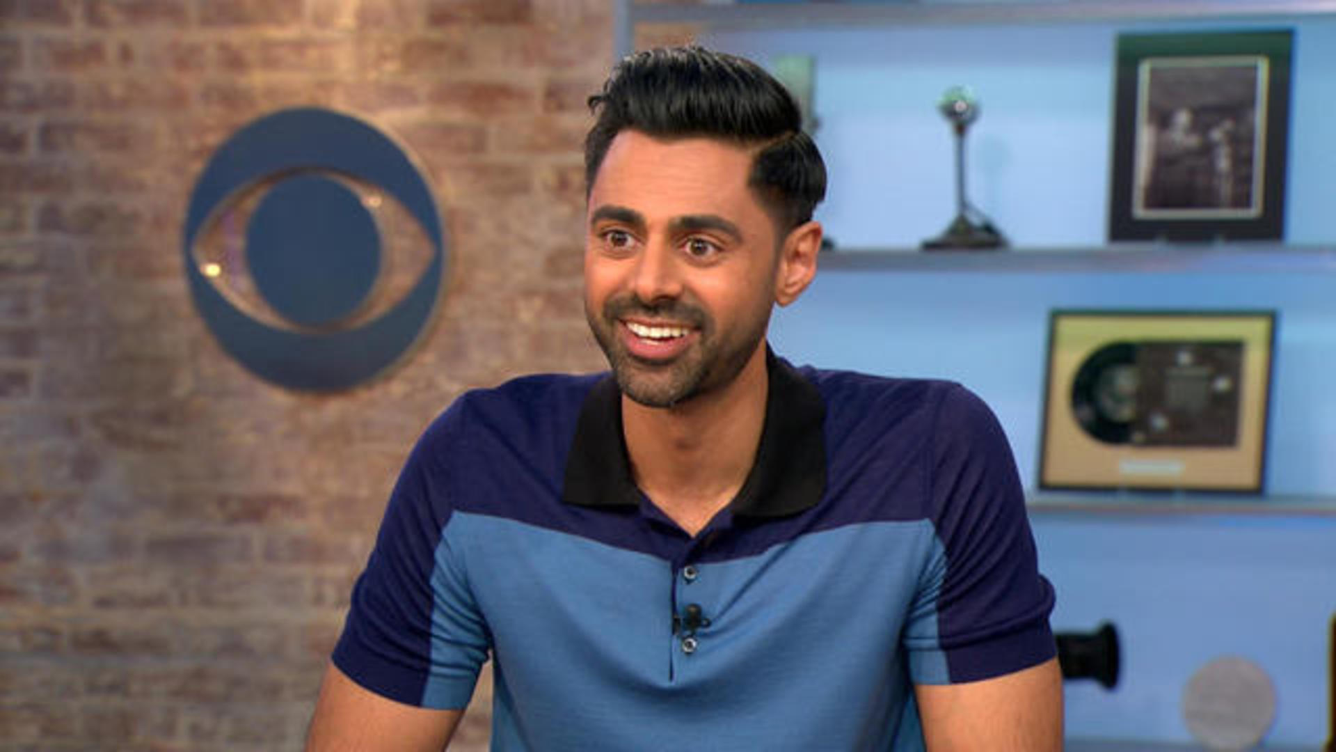 Man Calls Hasan Minhaj AntiIndian Later Poses For A Picture With Him