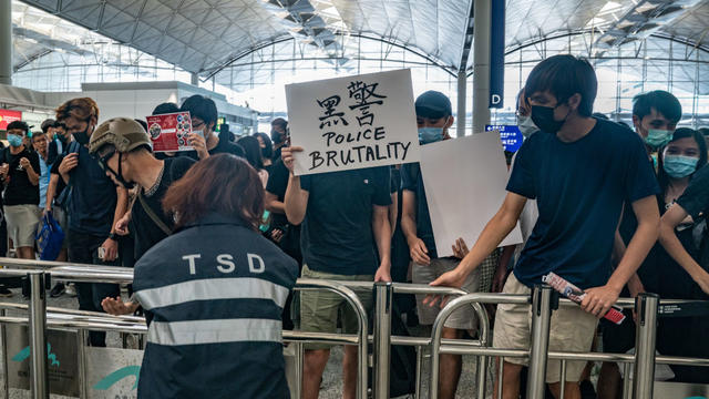 hong_kong_airport_protests-1161108341.jpg 