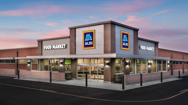 2017_ALDI_Commerce_3_4_Front_High.jpg 