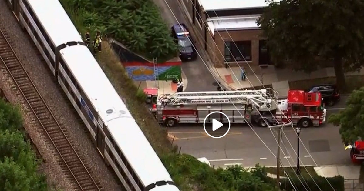 Person Struck, Killed By Metra Train In Downtown Evanston - CBS Chicago