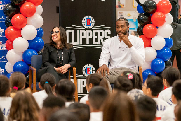 Kawhi Leonard, Clippers Donate 1 Million Backpacks To LA Schoolchildren 