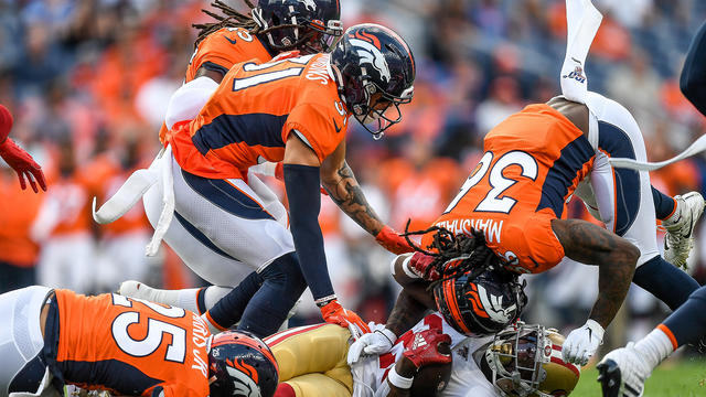 Denver Broncos safety Justin Simmons (31) on defense during an NFL football  game against the Carolina Panthers, Sunday, Nov. 27, 2022, in Charlotte,  N.C. (AP Photo/Brian Westerholt Stock Photo - Alamy