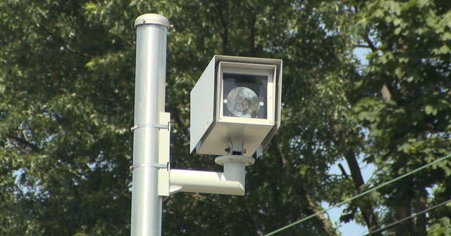 New York City in conflict over red light cameras CBS News