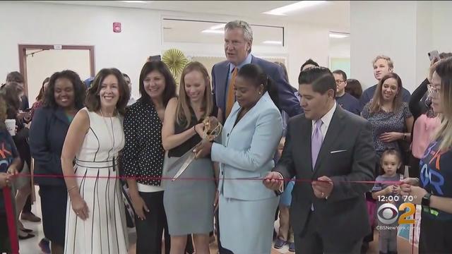 De-Blasio-Carranza-first-day-of-school.jpg 