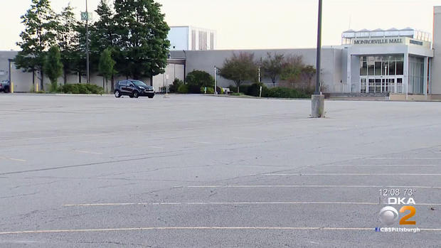 monroeville-mall-parking-lot 