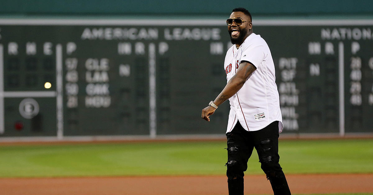 David Ortiz throws out first pitch at Fenway