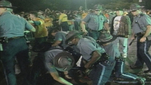 state-police-green-day-hatch-shell-riot.jpg 