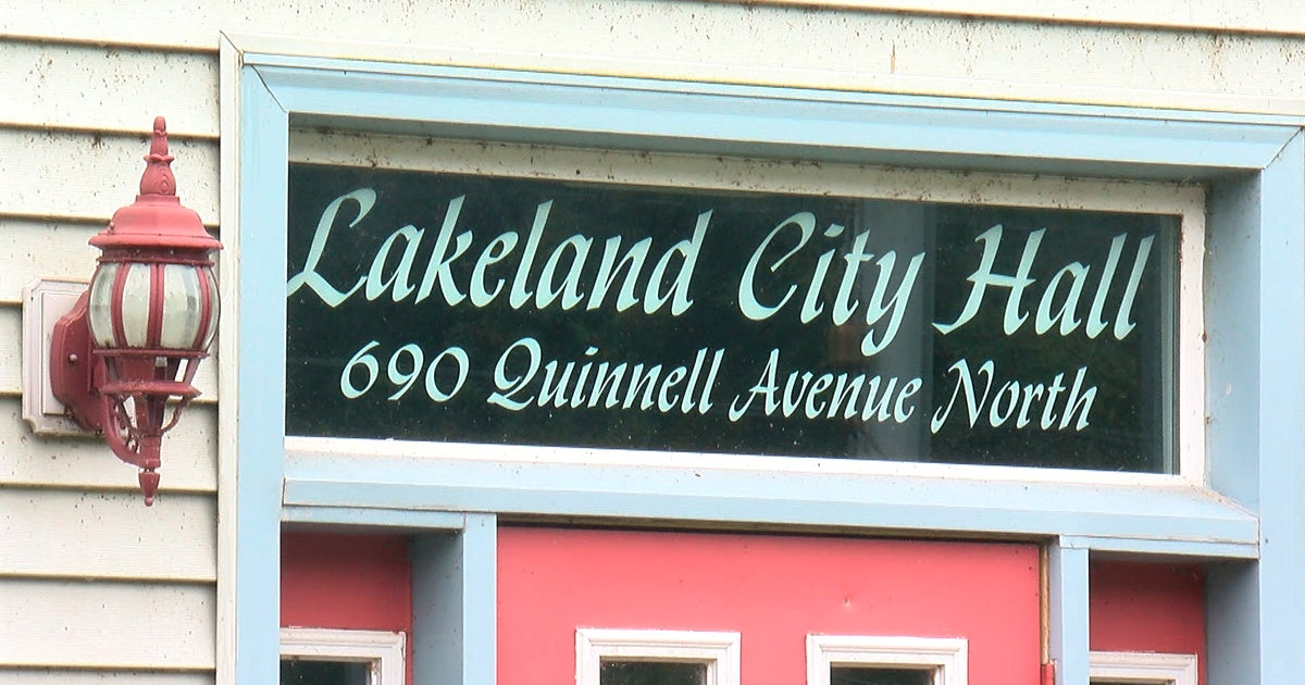 Lakeland Residents Call On Mayor To Reopen City Hall CBS Minnesota