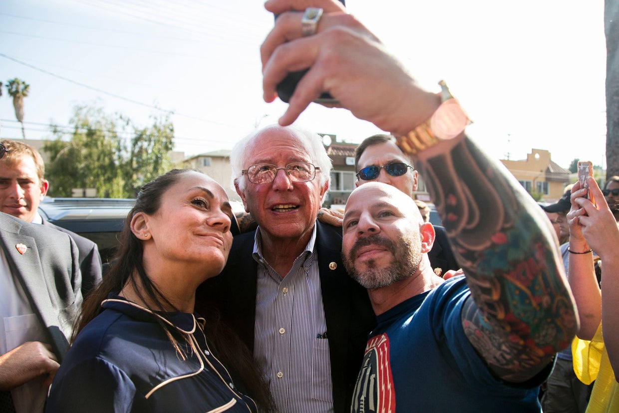 TOPSHOT-US-SANDERS-VOTE-DEMOCRATS 