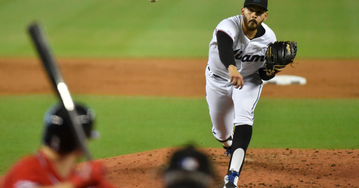 Marlins snap eight-game losing streak with extra-innings victory