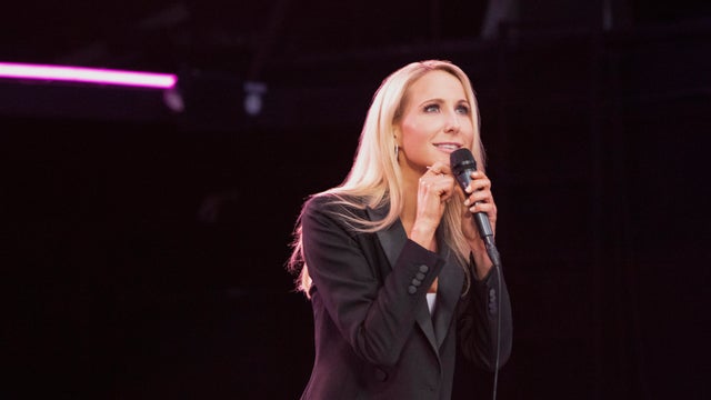 nikki-glaser.jpg 