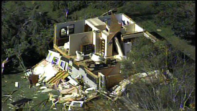 Tornado-Destroys-Elderly-Couples-Western-Wisconsin-Home.jpg 