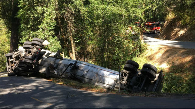 tanker-truck-overturned-La-Honda.jpg 