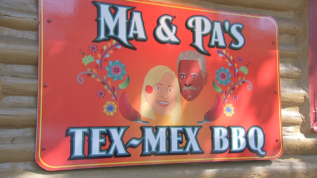 16PKG_VW_TWT_MA-AND-PAS-TEX-MEX_frame_2903.png 