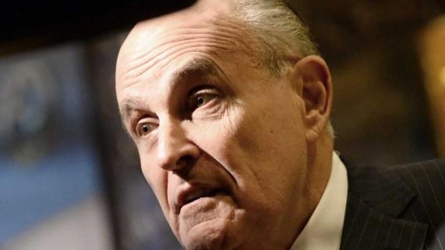 1016-en-trumpdefendsgiuliani-cordes-1953298-640x360.jpg 