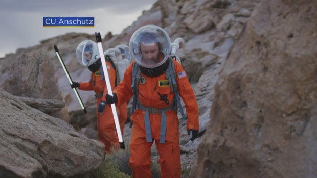 FIRST RESPONDERS IN SPACE 10PKG.transfer_frame_2304