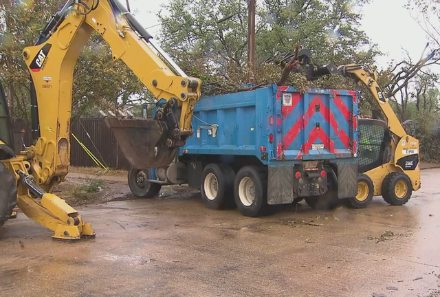 Tornado cleanup in Dallas 