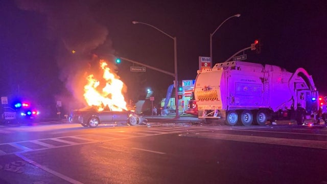 garbage-truck-crash-city-of-Manteca.jpg 