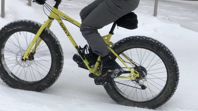 bike-snow-tires.jpg 