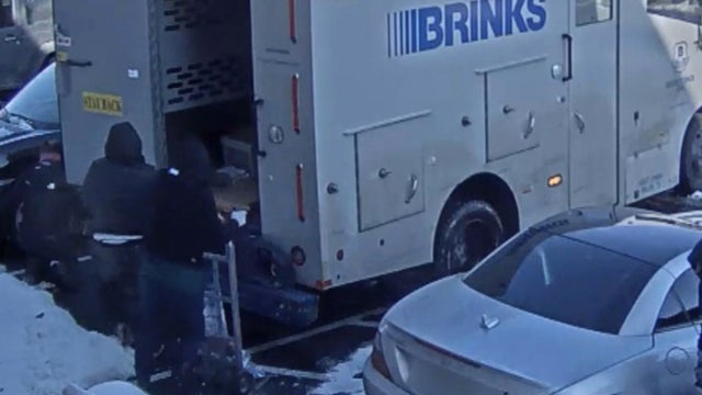 armed-robbery-fbi-brinks-truck-1.jpg 