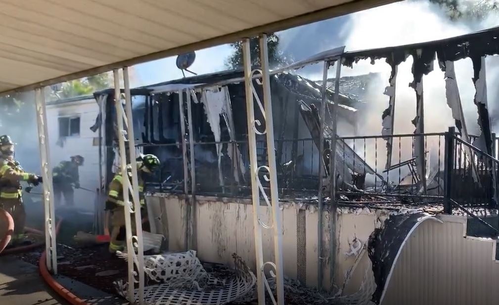 Crews Battle Mobile Home Fire In North Highlands - CBS Sacramento
