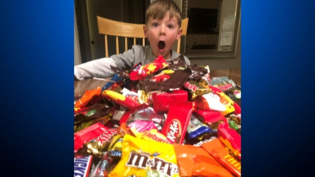 KIDS-DONATE-CANDY-TO-TROOPS-43VO_frame_450.jpg 