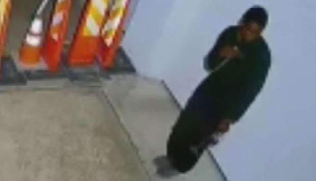 Dallas Police Trying To ID Man Who Threatened, Attacked People With Hammer In Oak Lawn 