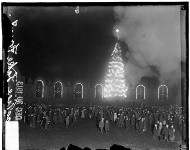1913 Tree Lighting 