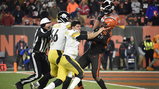 Pittsburgh Steelers v Cleveland Browns 