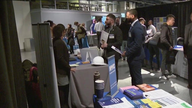 veterans-job-fair.jpg 