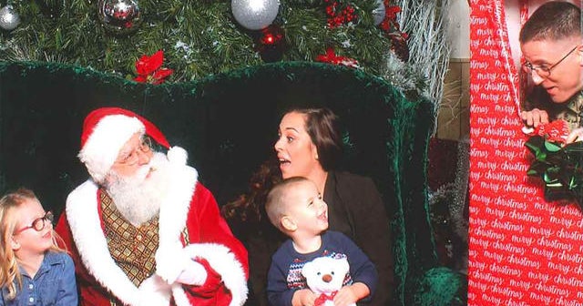 Santa helps soldier surprise kids with holiday homecoming