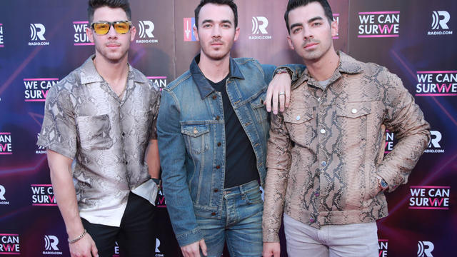 Jonas-Brothers.jpg 