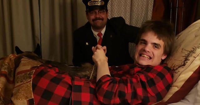 Boy with autism gets magical "Polar Express" experience after missing train