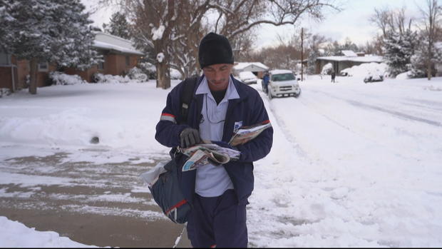 POSTAL WORKERS IN THE SNOW 10PKG.transfer_frame_748 