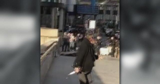 London Bridge stabbing leaves 2 dead, 3 injured