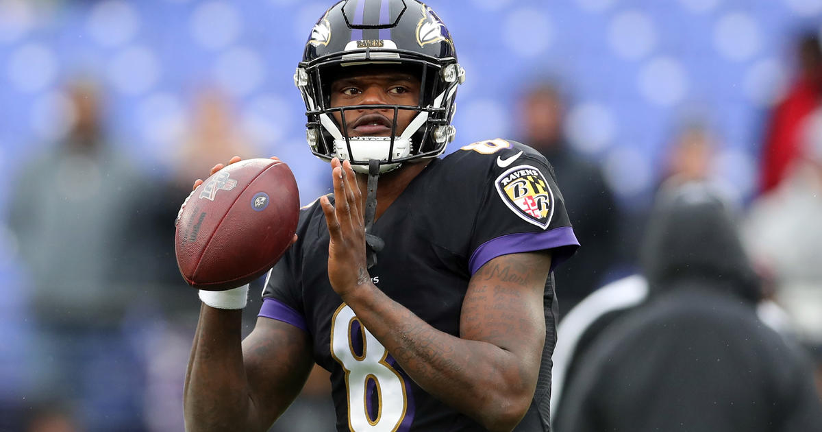 Lamar Jackson signs autographs for Jets players after Ravens win - Sports  Illustrated