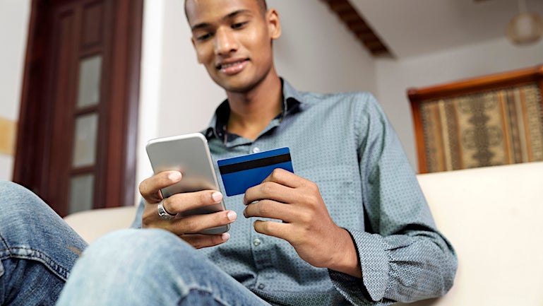 Online Spending Shows Smartphones Are The New Shopping Mall - CBS DFW