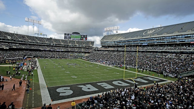 raiders-coliseum.jpg 