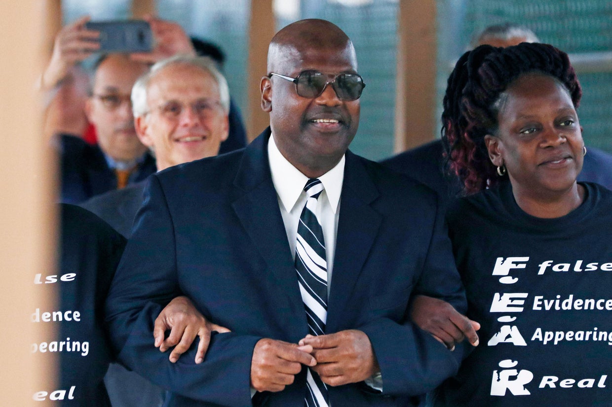 Curtis Flowers: Mississippi man granted $250,000 bond after being tried ...