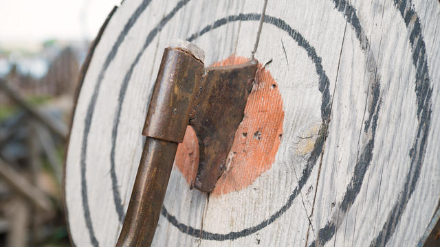 Ax in the target, entertainment throwing an ax 