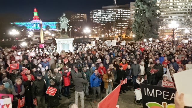 impeachment-rally-2.jpg 