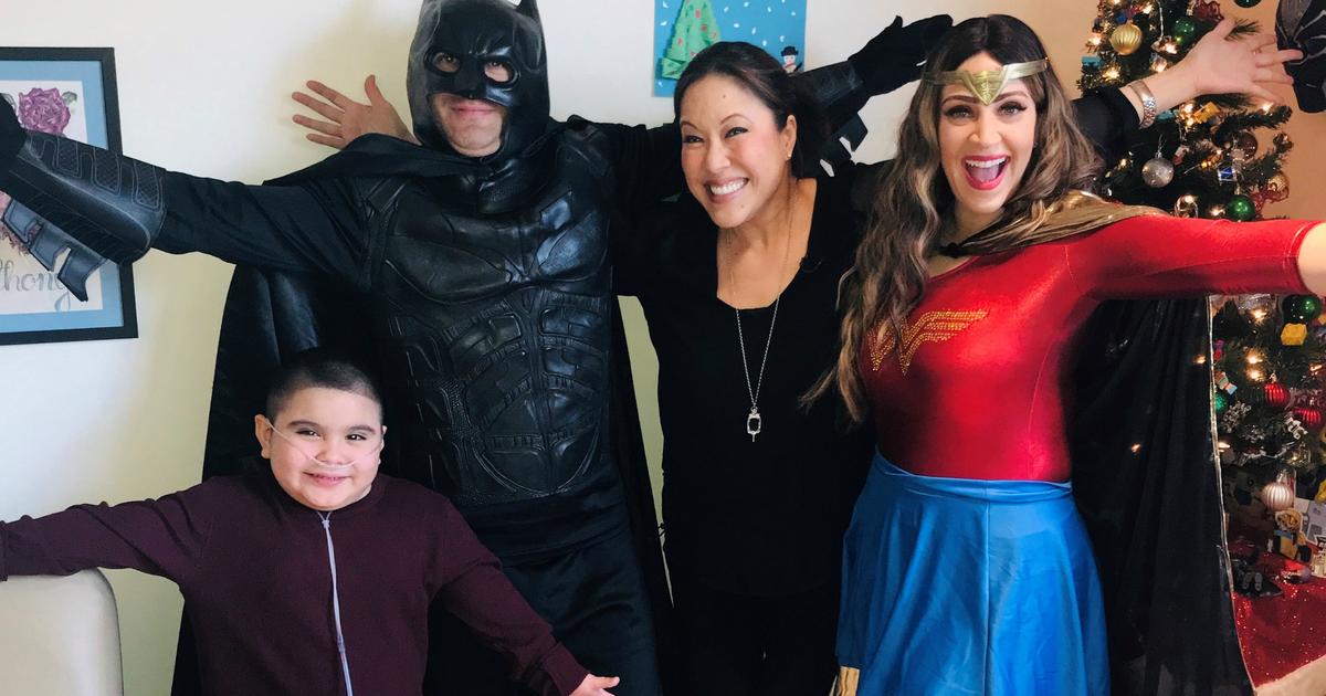 A Hero They Deserve: Batman Visits Ill 5-Year-Old In Hospital - CBS New York