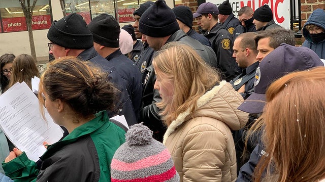 capa caroling with pittsburgh police 