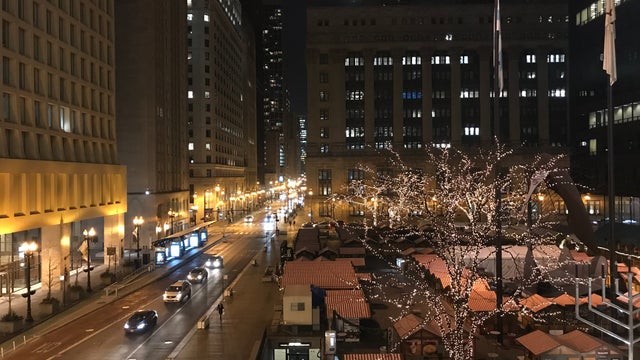 DaleyPlaza_1219_IMG_0300.jpg 