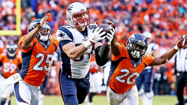 New England Patriots wide receiver Danny Amendola (L) catches game-winning  pass in the fourth quarter against the Jacksonville Jaguars Tashaun Gipson  in the AFC Championship game at Gillette Stadium in Foxborough,  Massachusetts