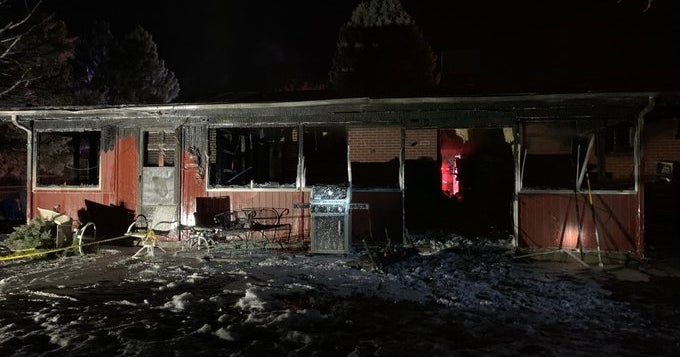 One Injured In House Fire In Centennial On Christmas - CBS Colorado